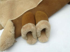 Pantoufles <span class=keywords><strong>en</strong></span> peau de <span class=keywords><strong>mouton</strong></span> pour hommes et femmes avec pantoufles <span class=keywords><strong>en</strong></span> laine de fausse fourrure pantoufle chaude d'hiver <span class=keywords><strong>en</strong></span> fourrure de <span class=keywords><strong>mouton</strong></span> pure super épaisse - Product Image 2