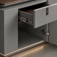 Bureau de direction de luxe 3200x2300x760mm, placage noyer, peinture argent titane, verrouillage par empreinte digitale, bureau d'ordinateur LED E1/P2 OEM