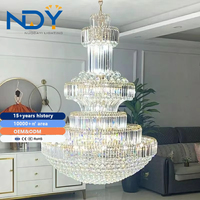 Lustre d'intérieur personnalisé de haute qualité avec grand projet de décoration en cristal pour hall d'hôtel et villa et escalier