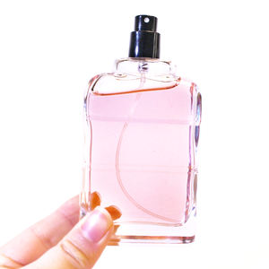 Flacon de parfum vide de luxe personnalisé avec logo, 100 ml, carré plat, transparent avec bouchon noir, flacon de parfum en verre réutilisable - Product Image 4