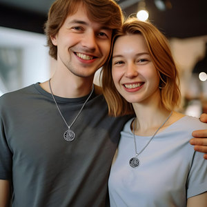 Merryshine in argento Sterling 925 fase lunare nordico lupo celtico e luna uomini Witcher vichella testa di lupo collana pendente per gli uomini - Product Image 2