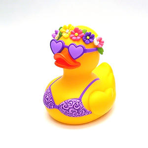 Série Summer Getaway Jouets <span class=keywords><strong>de</strong></span> <span class=keywords><strong>bain</strong></span> personnalisés en caoutchouc PVC imprimé en vrac style canard <span class=keywords><strong>avec</strong></span> motifs conçus - Product Image 1