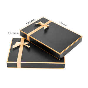 <span class=keywords><strong>Caja</strong></span> de regalo plegable de lujo <span class=keywords><strong>Ferrero</strong></span> <span class=keywords><strong>Rocher</strong></span> Wedding Favor Christmas Bonbon con papel de Arte de impresión en relieve y bandeja de plástico - Product Image 2