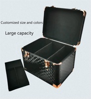 Boîte de toilettage pour chevaux en aluminium de luxe personnalisable avec un design durable, léger et imperméable pour le rangement des produits d'équitation