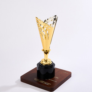 Nouveau trophée en cristal blanc trophée <span class=keywords><strong>de</strong></span> prix d'hôte <span class=keywords><strong>de</strong></span> concours <span class=keywords><strong>de</strong></span> <span class=keywords><strong>chant</strong></span> <span class=keywords><strong>de</strong></span> musique d'oreille <span class=keywords><strong>de</strong></span> <span class=keywords><strong>blé</strong></span> en métal creux <span class=keywords><strong>de</strong></span> haute qualité - Product Image 5