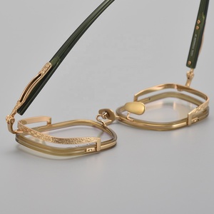 Montatura per Occhiali di Lusso <span class=keywords><strong>in</strong></span> Titanio Puro Intagliata a Mano, Montatura Semi-Rimless <span class=keywords><strong>in</strong></span> Acetato Italiano di Alta Qualità per Miopia - Product Image 3