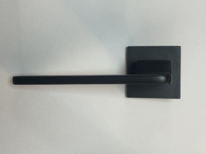 Moderner schwarzer Aluminium-Türgriff mit langlebiger, hoher Sicherheit und einfacher Installation. - Product Image 5