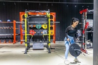 Machine Smith multifonctionnelle commerciale pour le croisement de câble d'entraînement d'haltérophilie de gymnastique à domicile pour la poitrine et la musculation