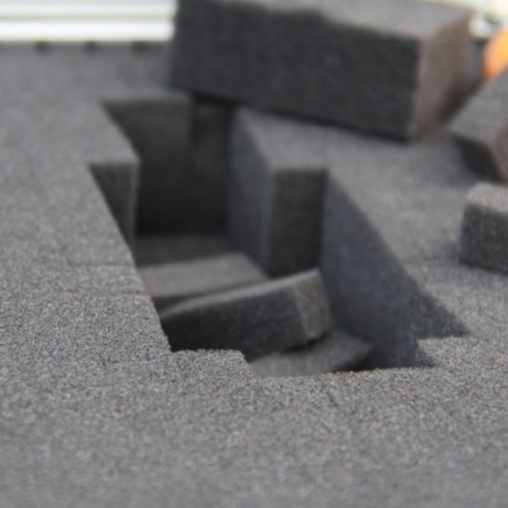 Заводская поставка, Черный Индивидуальный размер, высокая плотность, 15*15 мм, кубики, удобный материал, легко режущий выщипывание, пена для упаковки