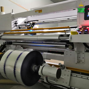 Film rétractable en PVC à taux de rétraction élevé 30mic 40mic 50mic Film rétractable en PVC de qualité d'impression pour le moulage par soufflage pour manchon de bouteille - Product Image 3