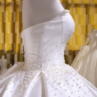 Ballkleid Hochzeitskleid Trägerlos mit Perlen und Kristallen Besetzt Schwerer Satin Übergröße Prinzessin Brautkleid Maßanfertigung Großhandel