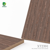 Panneau en bois foncé moderne et écologique de qualité supérieure avec protection contre l'humidité E0 sans formaldéhyde pour des intérieurs raffinés