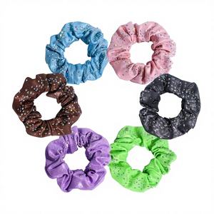 Scrunchie d'école de cheerleading personnalisé, écologique, avec paillettes en spandex et cristaux AB - Product Image 2