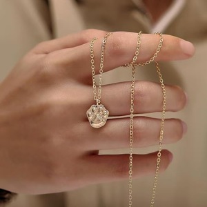 Delicata collana sportiva con impronta in oro per donna - un regalo di laurea per la tua migliore amica/<span class=keywords><strong>sorella</strong></span>/mamma - Product Image 3
