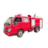 Japon 1suzu FOTON 4x2 bois forêt incendie camion de sauvetage éclairage feu tendre 2000 litres 5 portes mini camion réservoir d'incendie