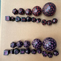 2025 nouveau jeu de dés 3D 100 15 pièces acrylique polyédrique Logo personnalisé sculpté écologique D & D jeu de rôle coffret cadeau de jeu