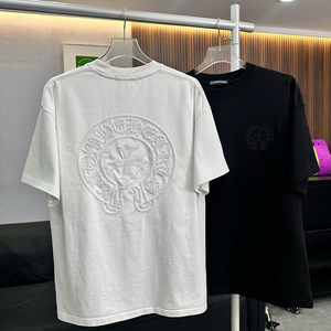 เสื้อยืดแขนสั้นคอตตอนแท้ทรงหลวมสไตล์ลำลองปักลายเรขาคณิตโลหะแบบหนา รุ่น 26SS สำหรับทุกเพศ - Product Image 5