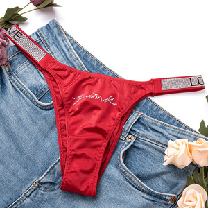 Mutandine Sexy da Donna a Vita Bassa con Laccetti Laterali e Strass LOVE, Comode in Seta Ghiaccio e Cotone - Product Image 3