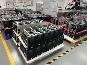 2kVA 표준 장치, 출력 1PF, 208/220/230/240Vac, 내부 7AH 배터리 4 개 (48VDC) 1:1 온라인 타워 업 - Product Image 5