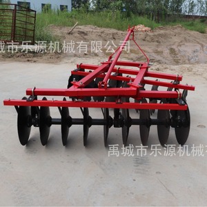 Hydraulic Offset Disc Harrow 12 Discs Red Land Preparation Soil <b>Cultivation</b> Farm Equipment - Product Image 1