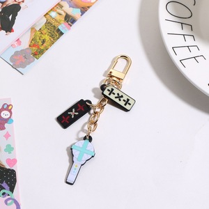 พวงกุญแจเคลือบโลโก้วงเคป๊อป ของที่ระลึกสำหรับแฟนคอนเสิร์ต ขายส่ง - Product Image 4