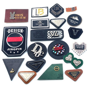 Etichetta in Ecopelle Personalizzata Babel, Fatta a Mano per Abbigliamento, Lavabile, Ecologica, Durevole, con Logo - Product Image 1