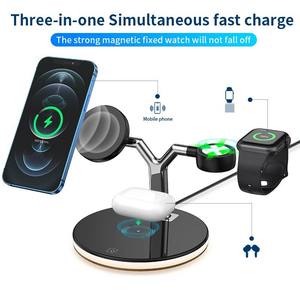 Magnetische 3-in-1 Kabellose Ladestation mit RGB-Ambientebeleuchtung, Schnell-Ladegerät und Dockingstation für <span class=keywords><strong>iPhone</strong></span> 17, Watch und Kopfhörer - Product Image 3