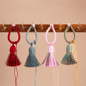 Porte-clés à pompon style tibétain Suiyuan 5 cm en polyester, accessoire de suspension pour téléphone portable, vente en gros - Product Image 3