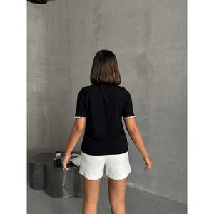 Camiseta Casual Holgada para Mujer Topshow, Diseño con Estampado de Punto de Pastor Negro, Logotipo de Alta Calidad, Transpirable - Product Image 1