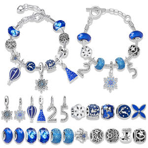 <span class=keywords><strong>Calendrier</strong></span> de l'<span class=keywords><strong>Avent</strong></span> Bleu de Noël 24 Portes, Coffret Cadeau DIY Bijoux Boîte Mystère Bracelet pour Femmes Filles Compte à Rebours des Fêtes - Product Image 4