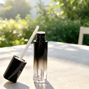 Tube de brillant à lèvres vide de luxe noir dégradé de 6 ml pour gloss et huile à lèvres, personnalisation de marque de beauté à étiquette privée - Product Image 3