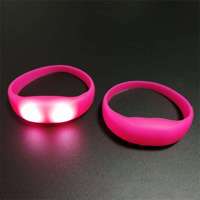 Bracelet LED à changement de couleur, bracelet lumineux avec télécommande pour concert