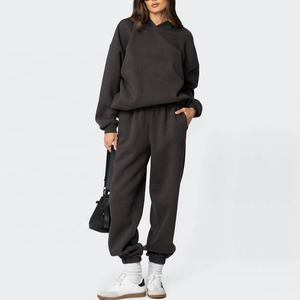 Vêtements de rue Ensemble de pièces d'entraînement Logo personnalisé Sweat à capuche d'entraînement Jogger Survêtement Femmes Surdimensionné Polaire Éponge Survêtement - Product Image 1