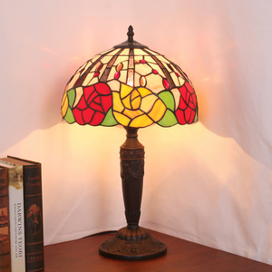 โคมไฟตั้งโต๊ะสไตล์ยุโรปย้อนยุค อบอุ่น น่ารัก ลายดอกกุหลาบ สำหรับห้องนั่งเล่นและห้องทำงาน-จัดจำหน่ายโดยตรงจากโรงงาน - Product Image 5