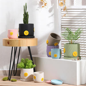 P269 arcilla transpirable en relieve DIY pintado <span class=keywords><strong>a</strong></span> <span class=keywords><strong>mano</strong></span> dibujos animados cara sonriente lunares maceta de cerámica - Product Image 1