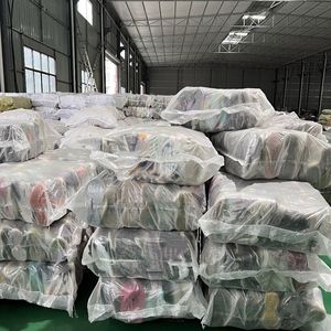 Lote al por mayor de zapatillas de baloncesto usadas de alta calidad S3-<span class=keywords><strong>2</strong></span>-<span class=keywords><strong>Q</strong></span>, calzado deportivo de marca china para hombre en fardos, zapatos de <span class=keywords><strong>segunda</strong></span> <span class=keywords><strong>mano</strong></span> para hombre. - Product Image 2