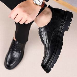 Chaussures habillées en cuir pour hommes, style Oxford, bout rond, à lacets, semelle souple en caoutchouc, couleur unie marron, idéales pour le bureau et les occasions professionnelles en automne - Product Image 4
