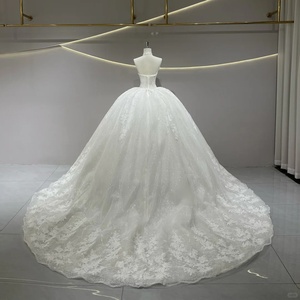 Robe de mariée sirène moderne, longueur au sol, col bateau, appliques, imprimé floral, dos nu, tulle scintillant, traîne courte pour femmes - Product Image 3