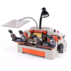 Essentiel pour les serruriers professionnels : Machine à clés à double tête DF 100E1 avec découpe ultra-précise - Product Image 5