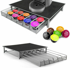 Placez le tiroir de <span class=keywords><strong>rangement</strong></span> des <span class=keywords><strong>capsules</strong></span> sous la machine à café et soulevez la boîte de <span class=keywords><strong>rangement</strong></span> des <span class=keywords><strong>capsules</strong></span> <span class=keywords><strong>pour</strong></span> ranger 36 <span class=keywords><strong>capsules</strong></span> <span class=keywords><strong>Dolce</strong></span> <span class=keywords><strong>Gusto</strong></span> - Product Image 5