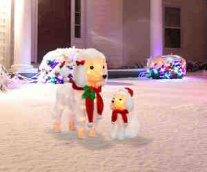 Decoración de jardín Luces de Navidad al aire libre Escultura iluminada de caniche para iluminación festiva de vacaciones - Product Image 1