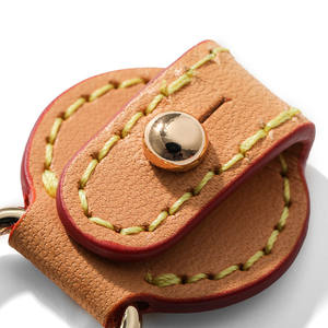 LST241 Sac de messager Daphné en cuir tanné végétal de qualité supérieure Matériel FR Stick Horn Protection Ring Anti Wear Buckle Accessories - Product Image 3