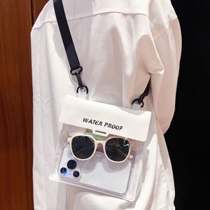 Funda Impermeable para Teléfono con Pantalla Táctil Grande y Cierre de Cremallera, Bolsa de Playa de Gran Capacidad, Bolsa Cruzada para Natación, Buceo y Rafting - Product Image 2