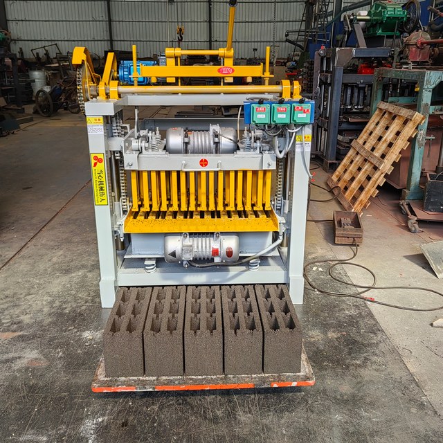 4-35A Automatic Brick Making Machine Block Cement Brick Making Machine Price in India Brick Making Machinery Curb Stone