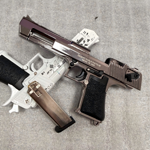 Portachiavi in Metallo a Forma di Pistola <span class=keywords><strong>Desert</strong></span> <span class=keywords><strong>Eagle</strong></span> Mini 9cm Smontabile con Logo Personalizzato e Proiettili - Product Image 4