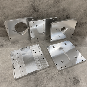 Fabricante de Placas Base de Aluminio con Perforaciones CNC, Hechas a Medida Según Dibujo OEM, para Equipos Industriales y de Automatización - Product Image 1