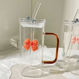 Bicchiere in Vetro Borosilicato da 400ml con Cannucce in Vetro, Bicchieri Quadrati di Alta Qualità, Tazza Quadrata con Fiocco Rosa e Coperchi in Plastica per Campeggio - Product Image 4