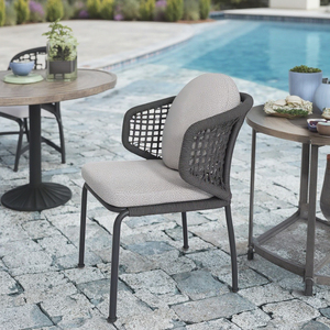 Set Moderno di Tavolo <span class=keywords><strong>e</strong></span> <span class=keywords><strong>Sedie</strong></span> da Pranzo in Rattan per Esterni con Design Impilabile <span class=keywords><strong>e</strong></span> Leggero, Cuscini Impermeabili per Uso Esterno Duraturo - Product Image 2