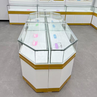 Vitrinas de Exhibición Modernas de Lujo en Vidrio Templado Blanco con Iluminación LED, Resistentes al Agua y Ecológicas para Joyería, Celulares y Relojes