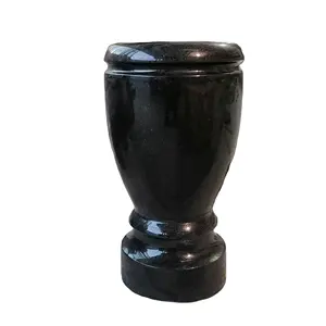 Vaso rotondo in pietra di granito polacco per lapide del cimitero del monumento del giardino all'aperto